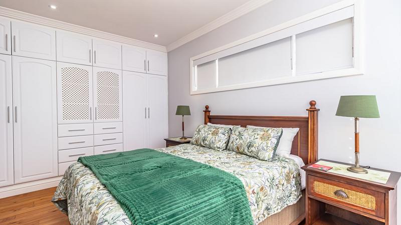 5 Bedroom Property for Sale in Southern Cross Western Cape